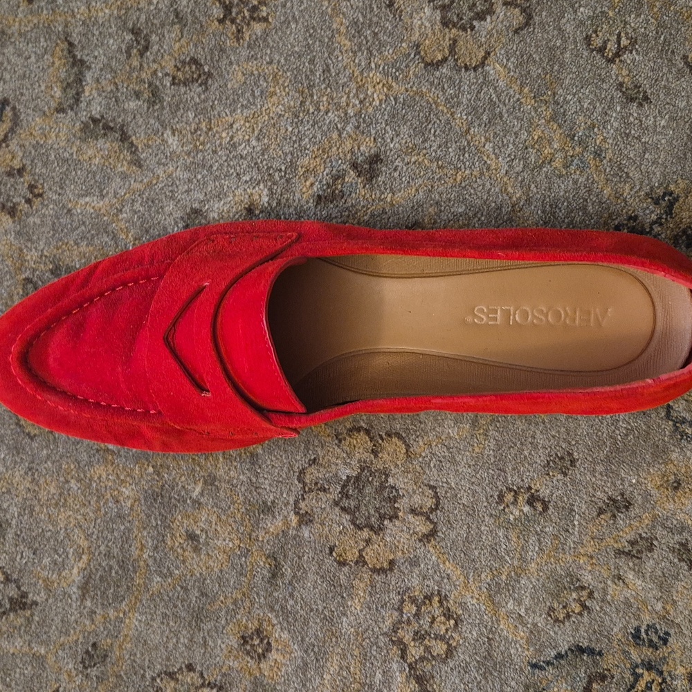 AEROSOLES Women's Bold Red Flats - Picture 7 of 9